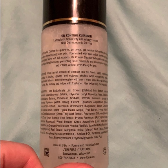 Oil control cleanser - Picture 2 of 2